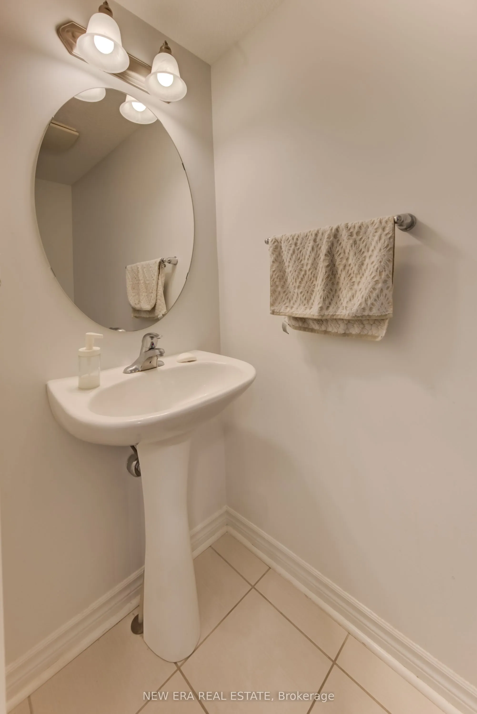 34 Arlington Crescent, #24