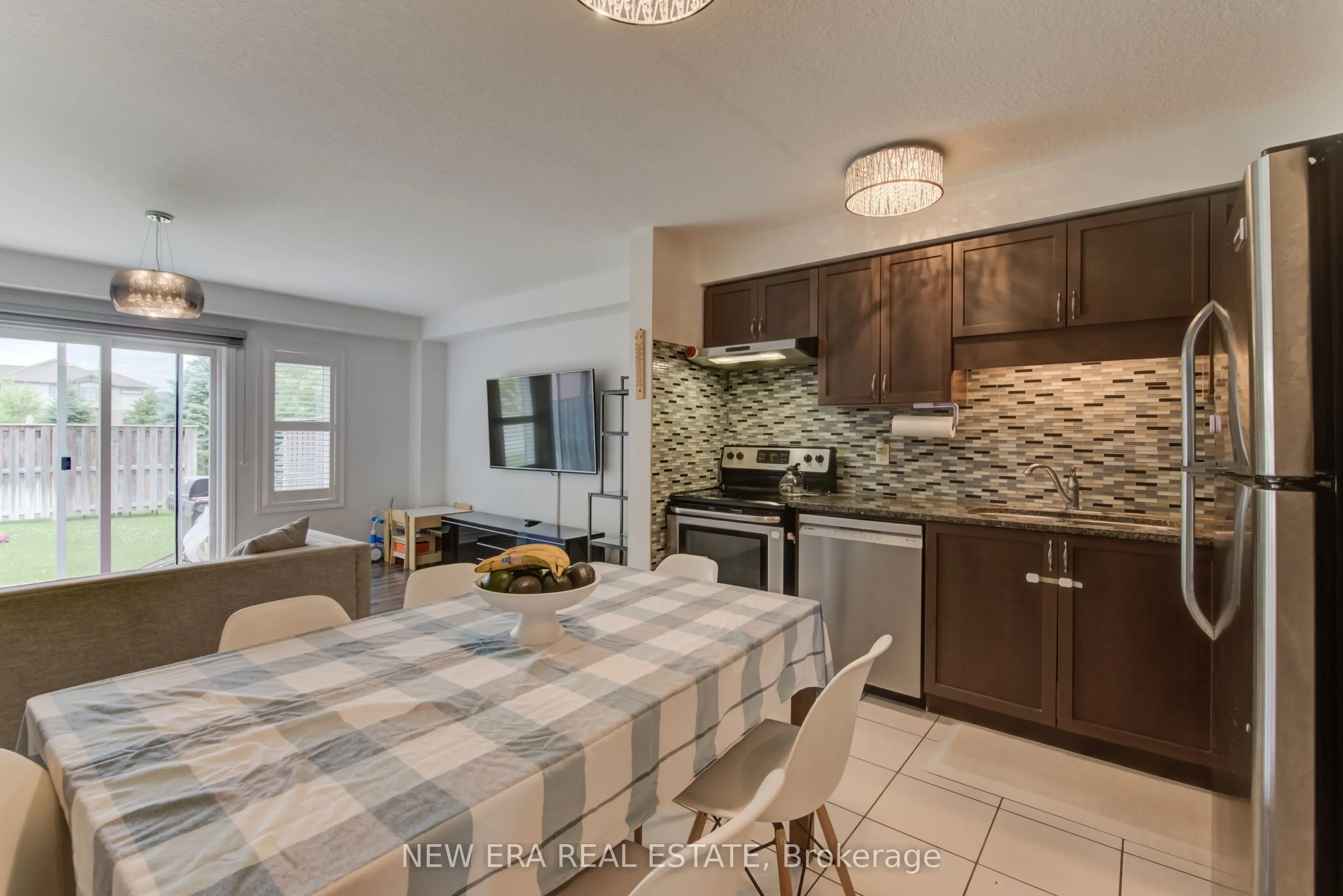 34 Arlington Crescent, #24