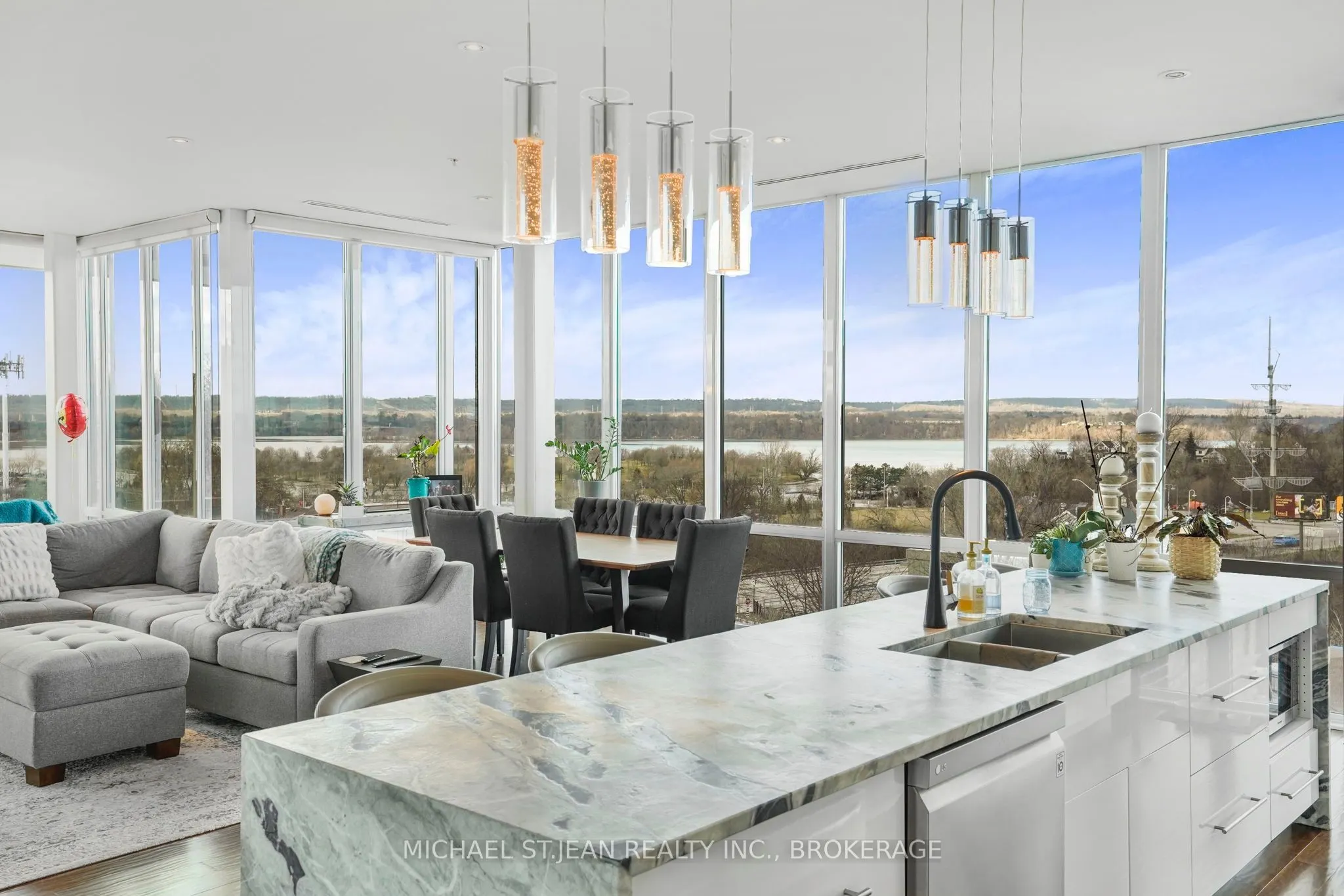 50 Murray Street W, #401