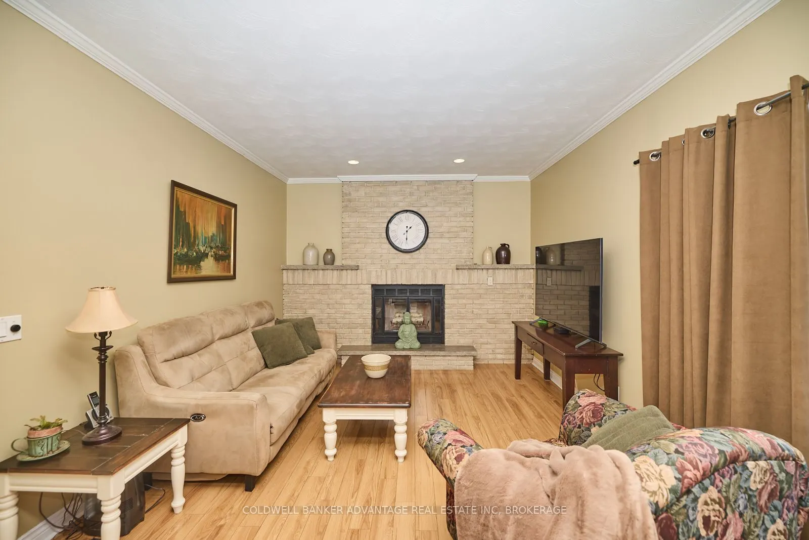 28 Dixon Crescent