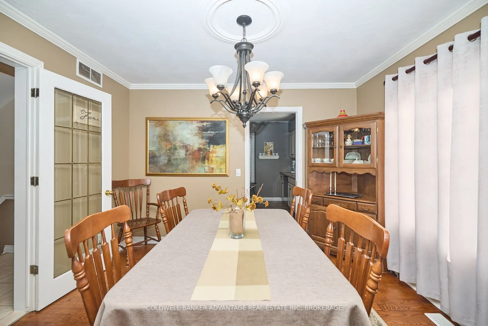 28 Dixon Crescent