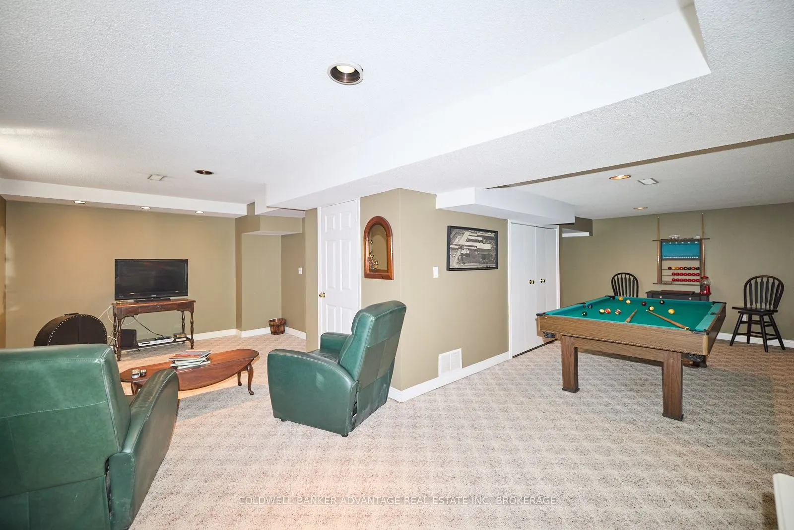 28 Dixon Crescent