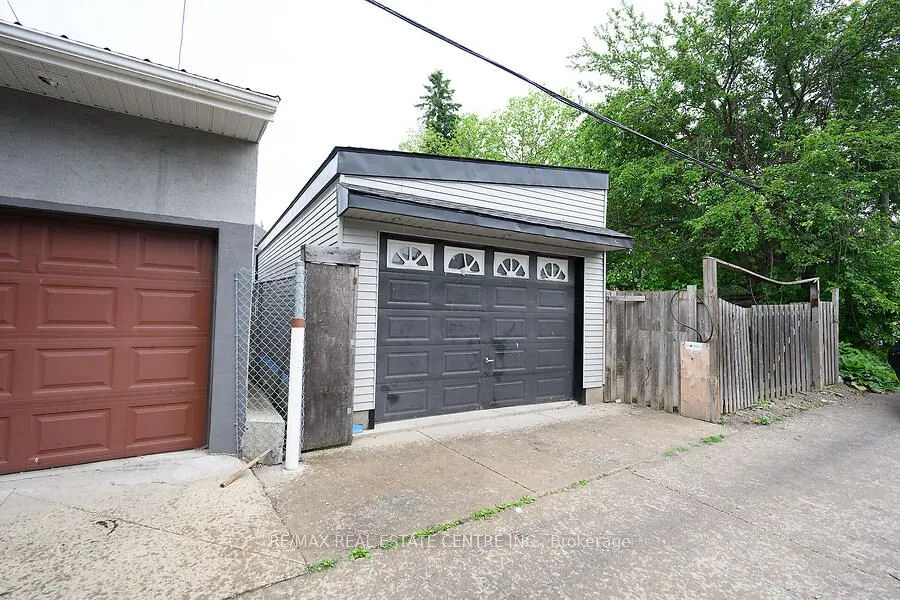 161 Oak Avenue