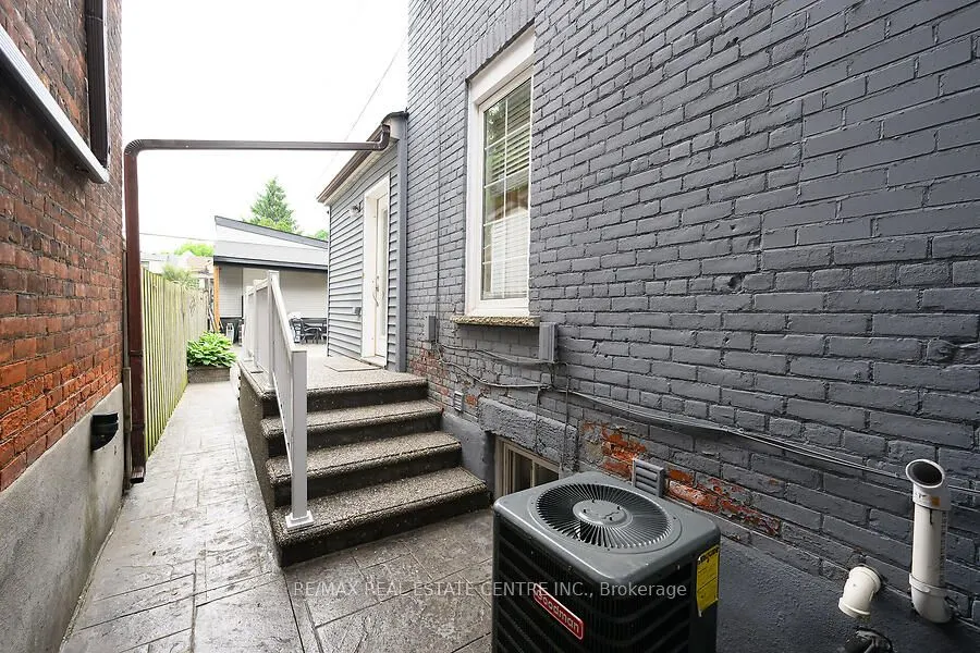 161 Oak Avenue