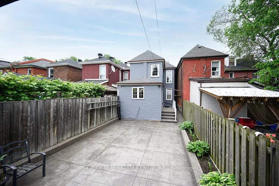 161 Oak Avenue