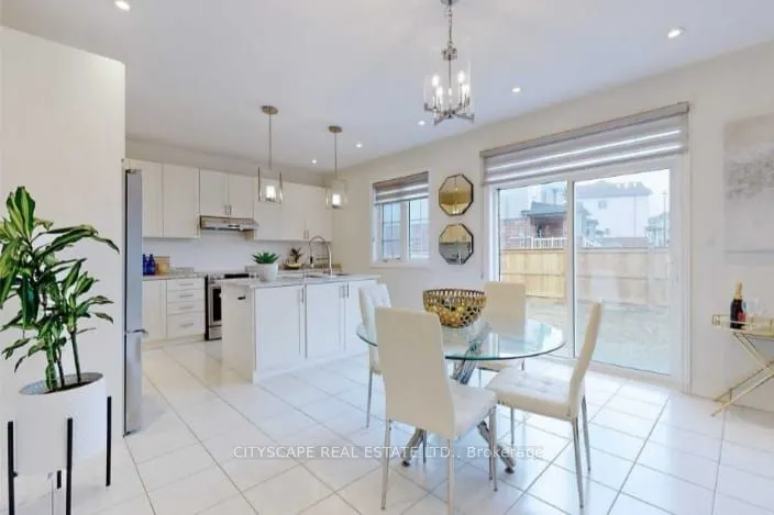 4 Rosebrugh Avenue