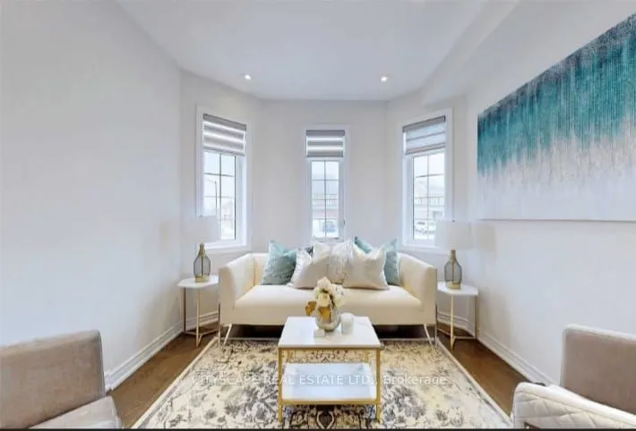 4 Rosebrugh Avenue