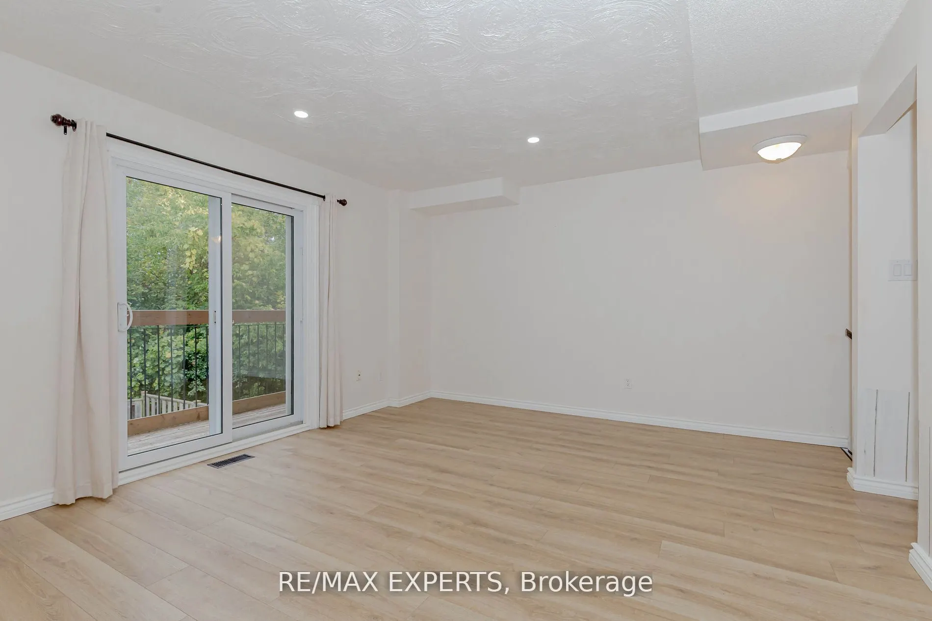 34 Bow Valley Drive, #9