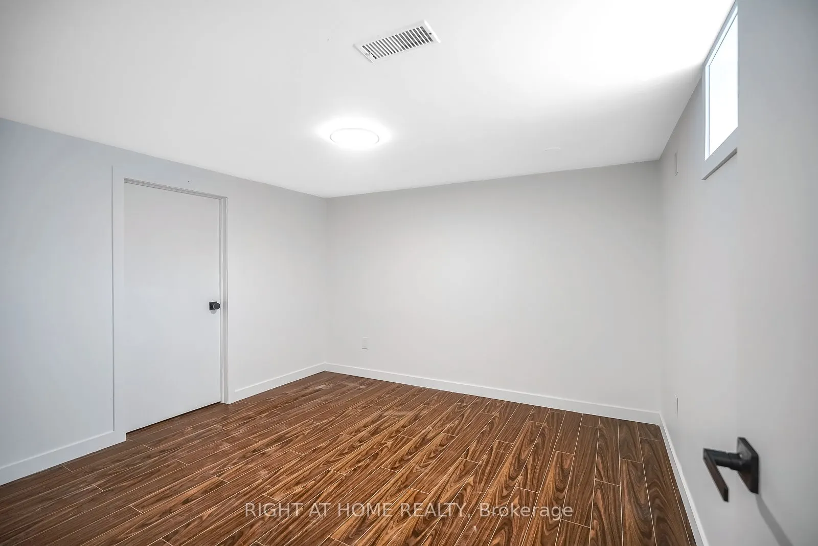 108 King Street E