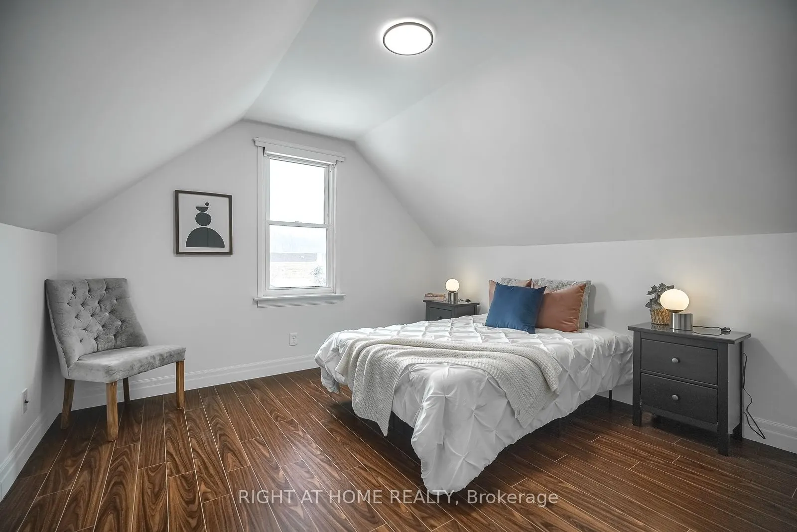 108 King Street E