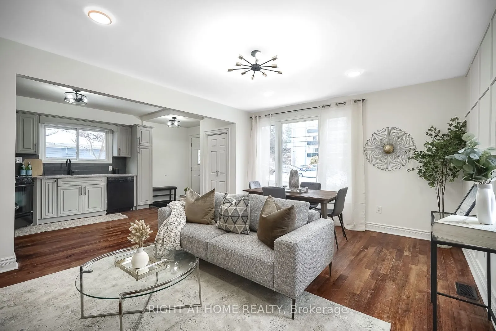 108 King Street E