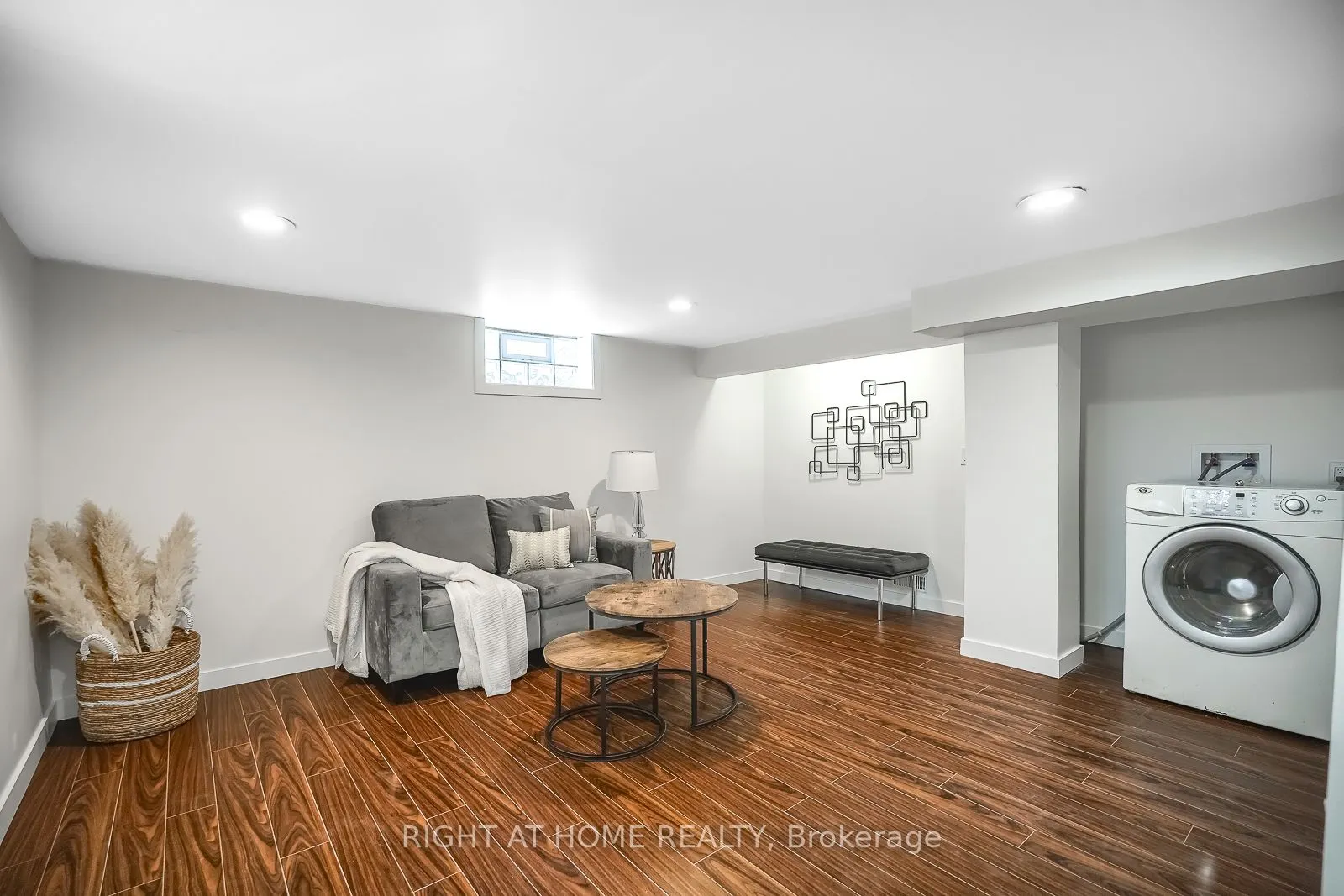 108 King Street E