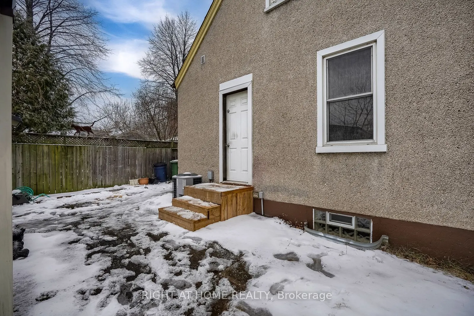 108 King Street E