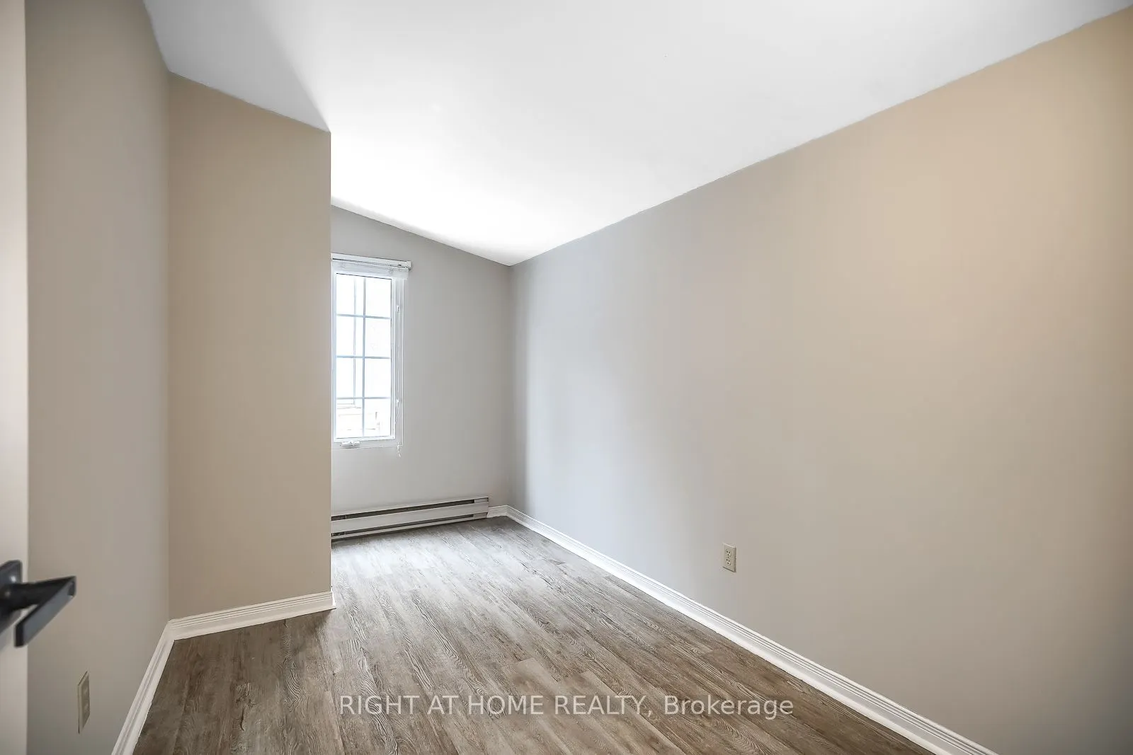 108 King Street E
