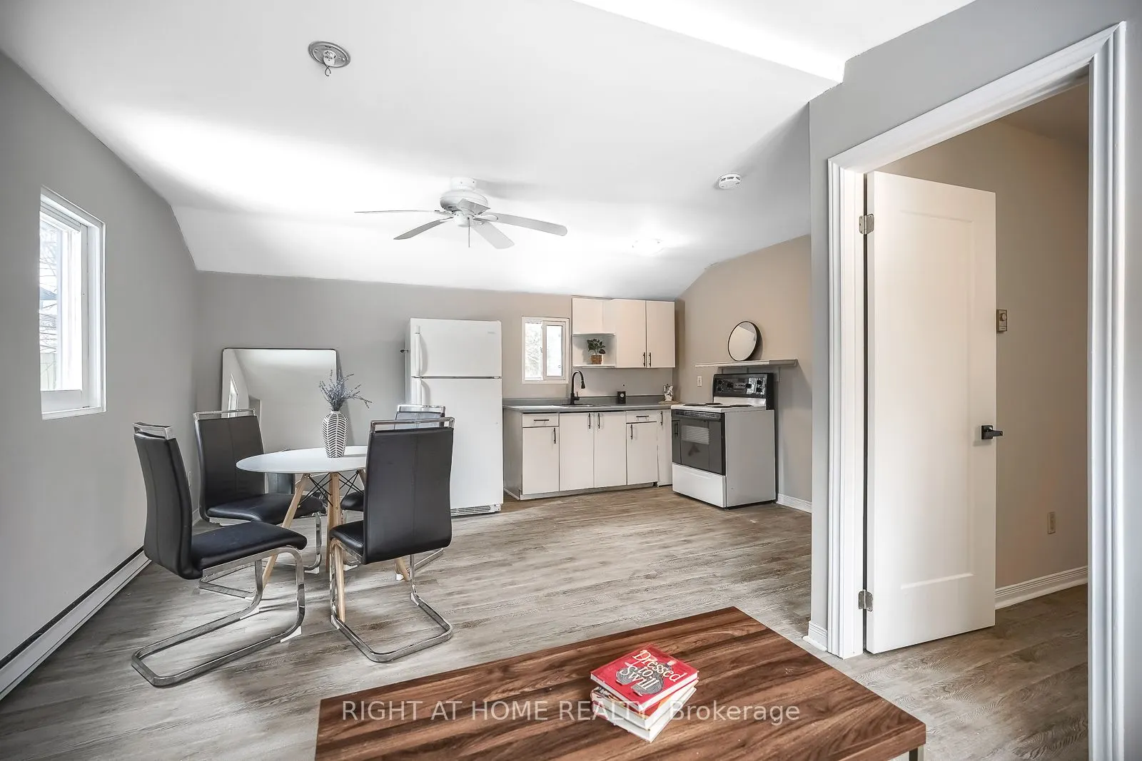 108 King Street E
