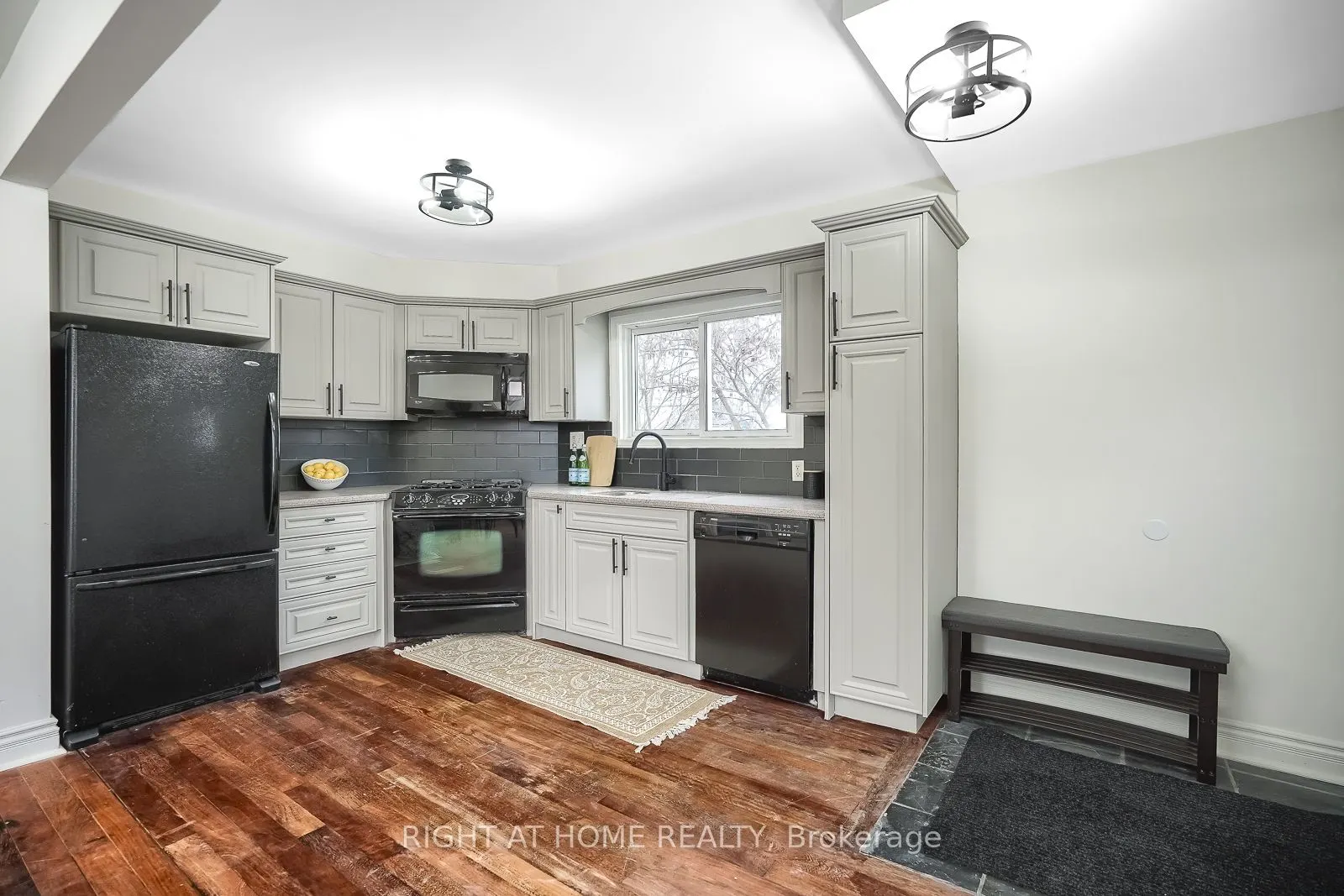 108 King Street E