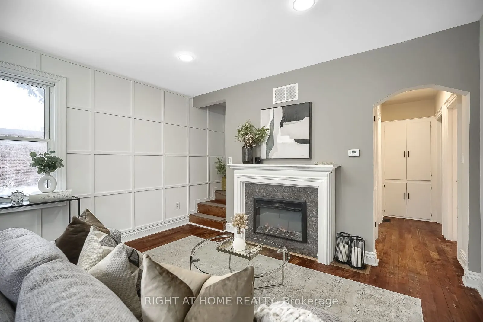 108 King Street E