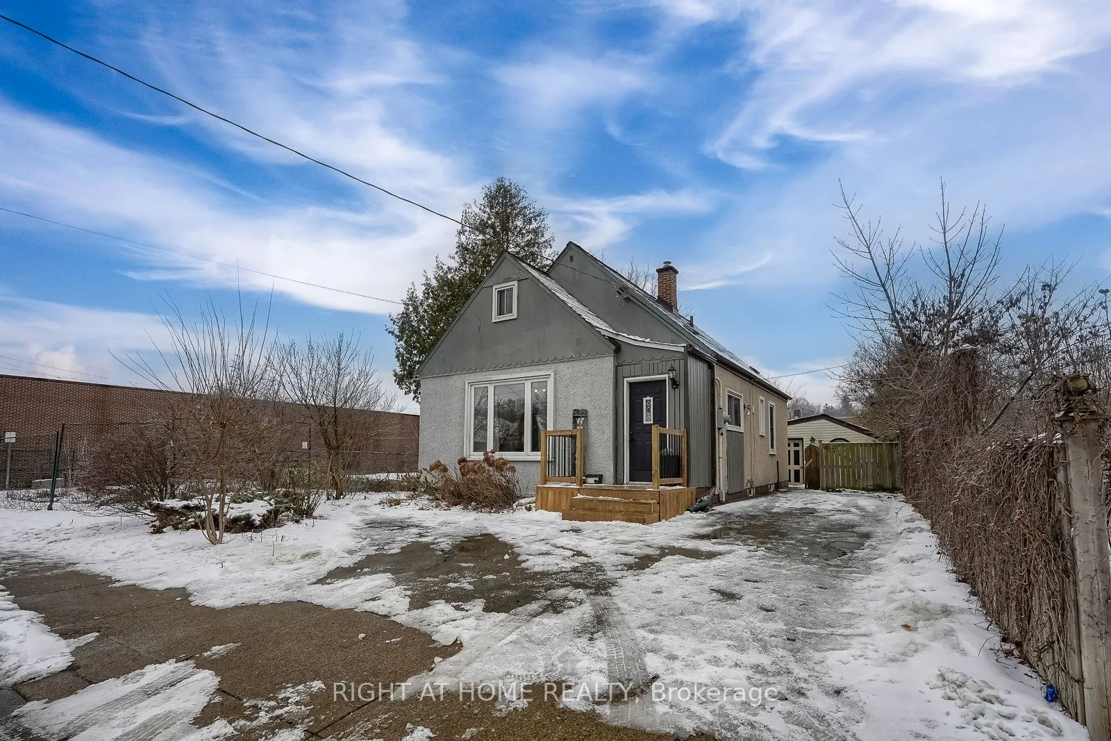 108 King Street E
