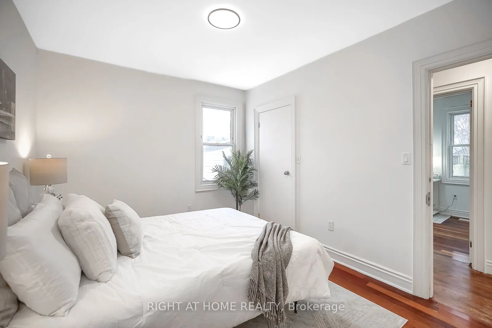 108 King Street E