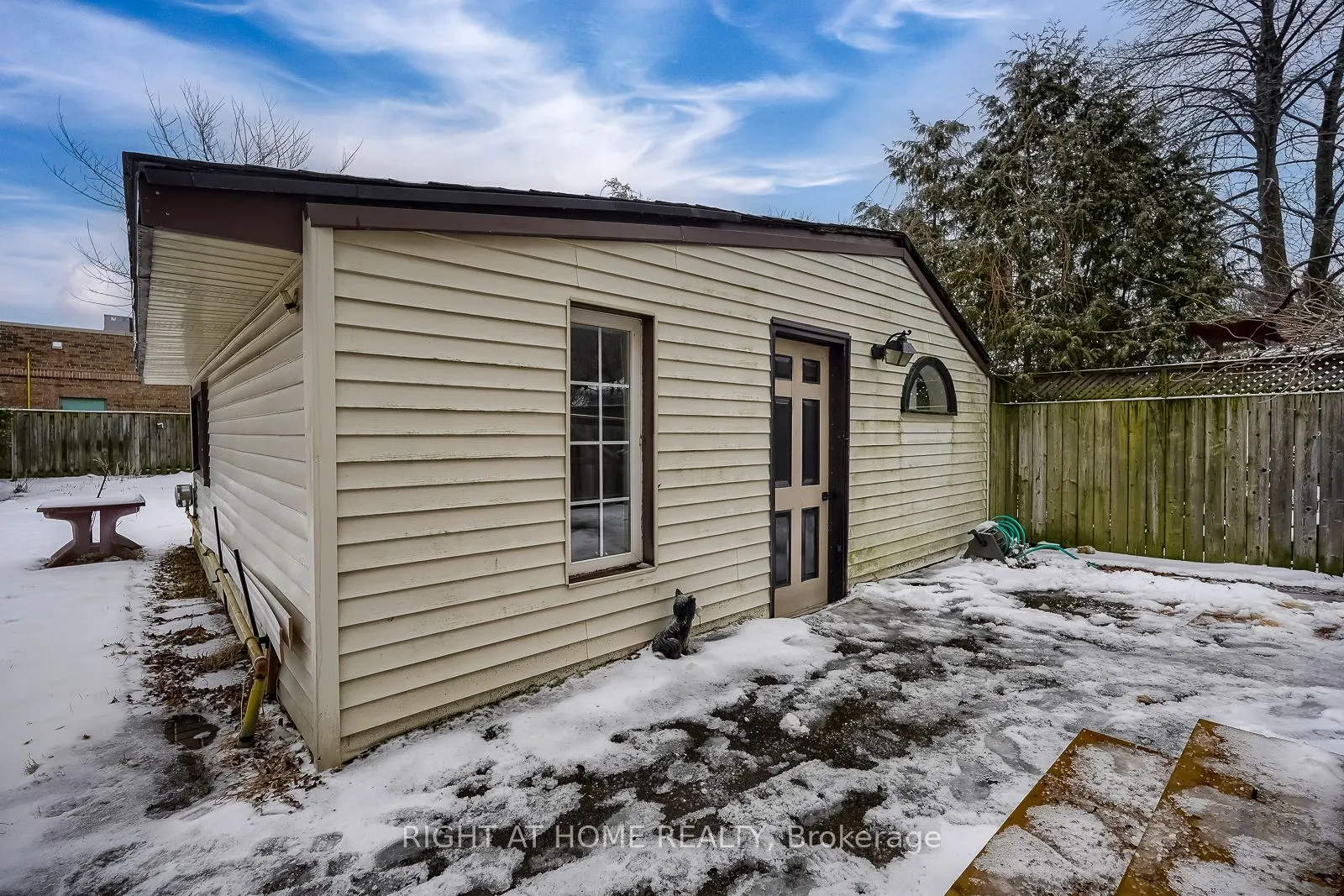 108 King Street E