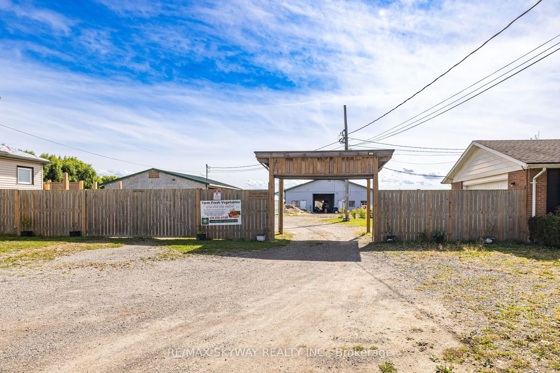 1269 1273 Larkin Road E