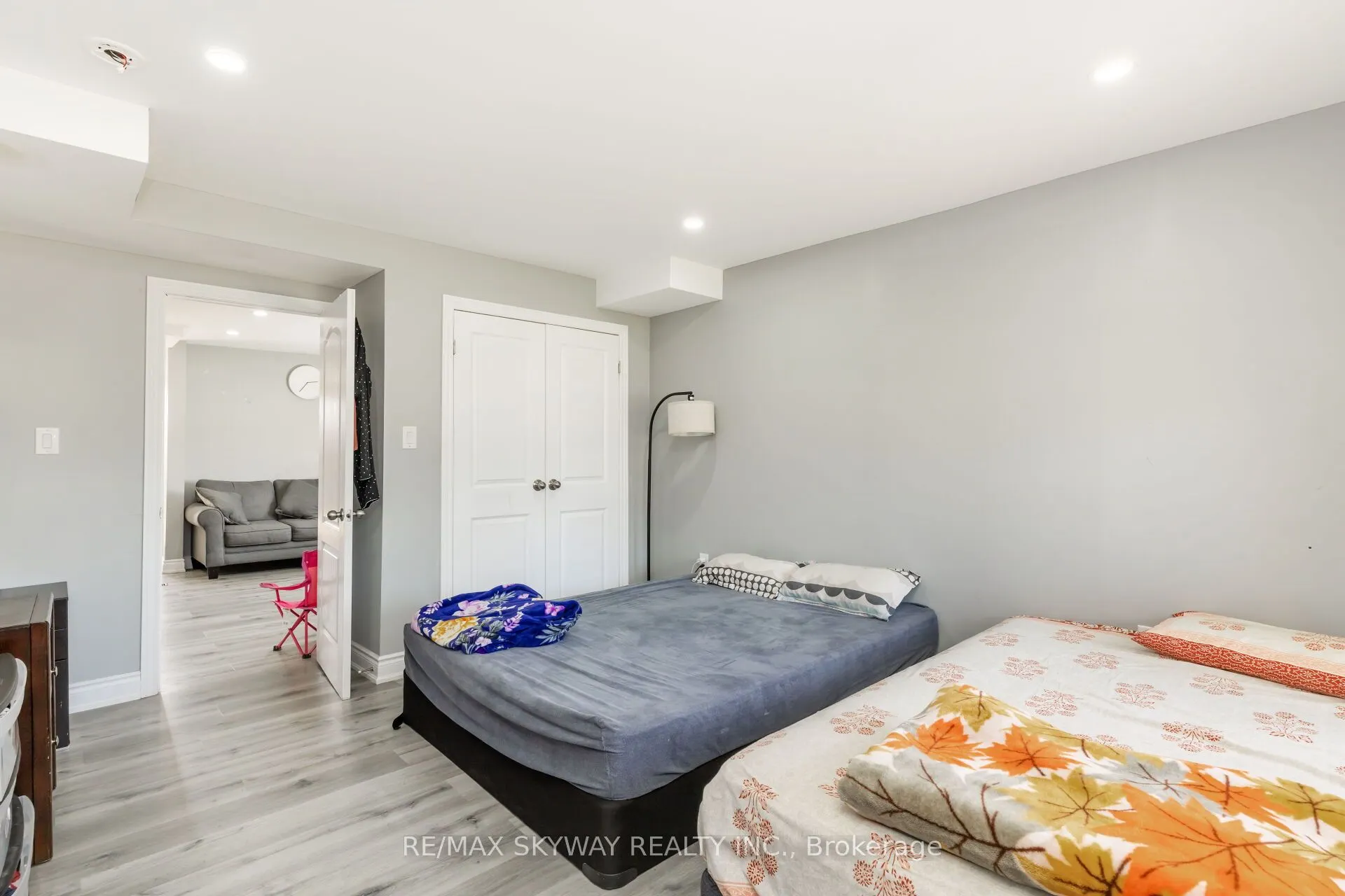 1269 1273 Larkin Road E