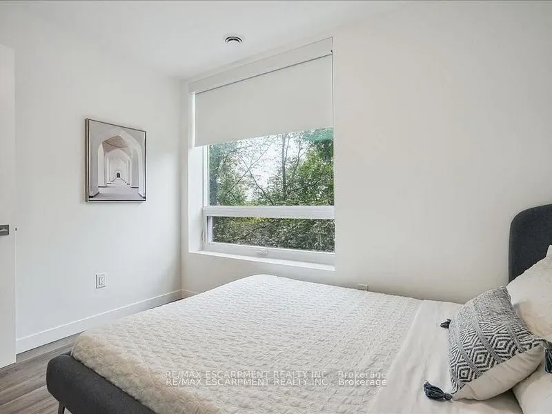 479 Charlton Avenue E, #204