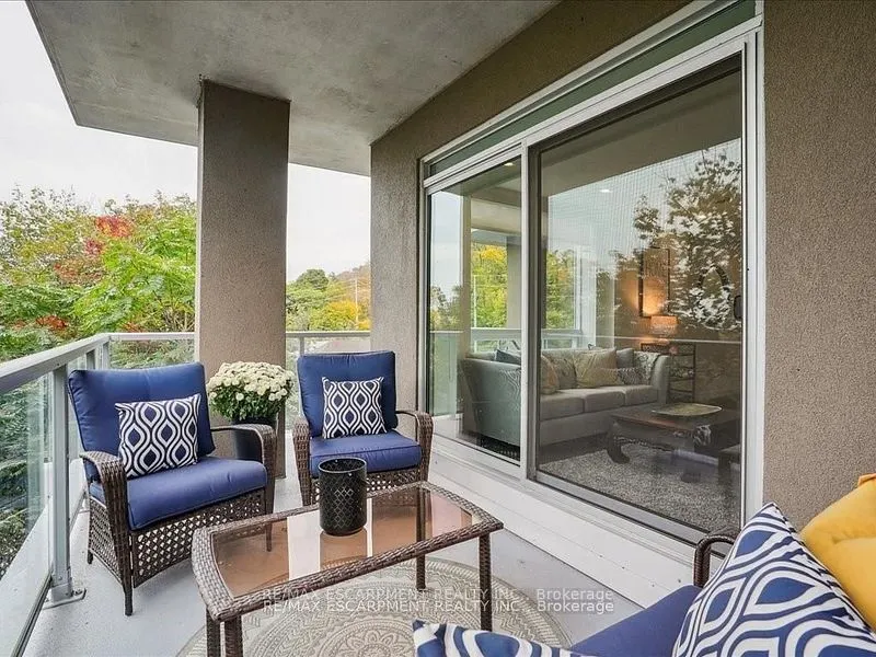 479 Charlton Avenue E, #204