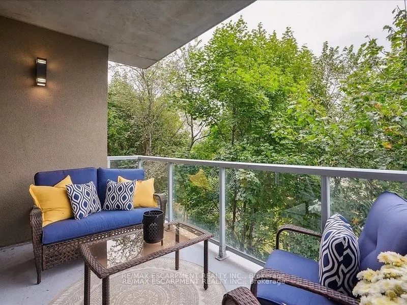 479 Charlton Avenue E, #204