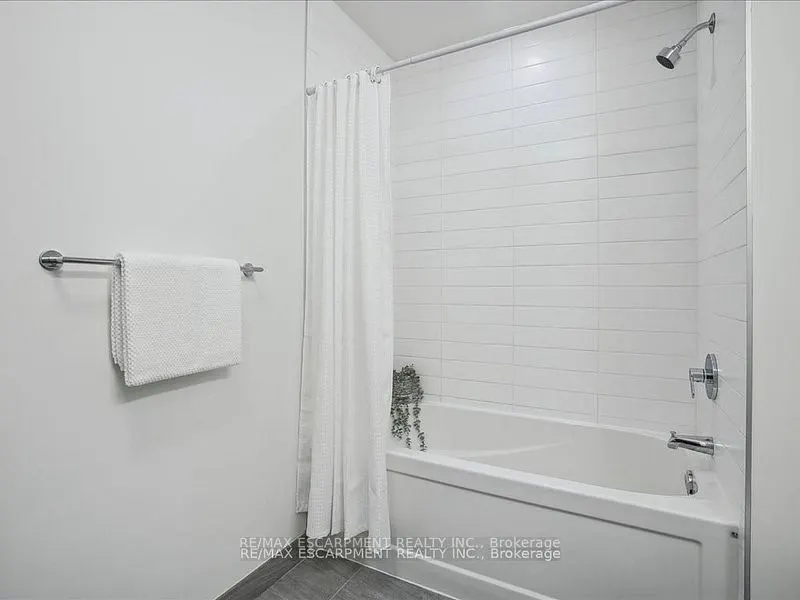 479 Charlton Avenue E, #204