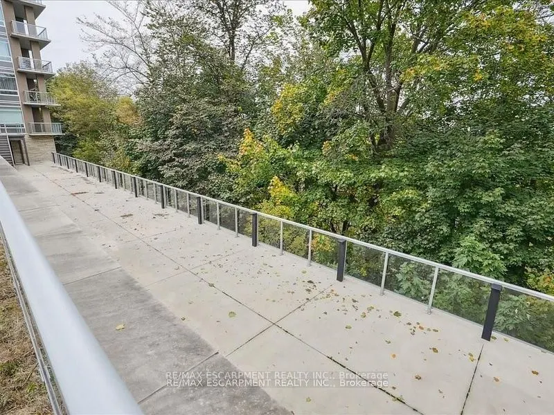 479 Charlton Avenue E, #204