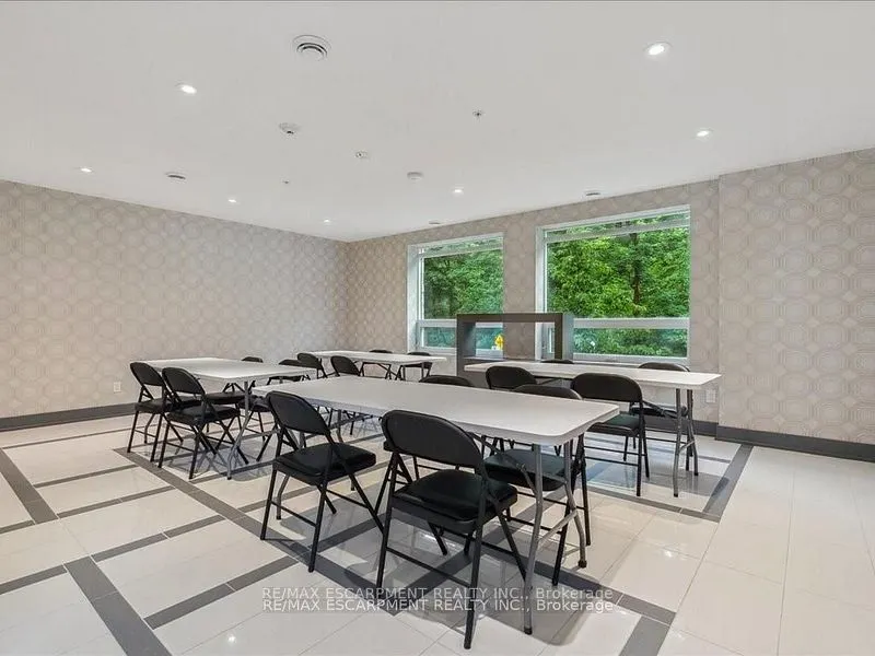 479 Charlton Avenue E, #204