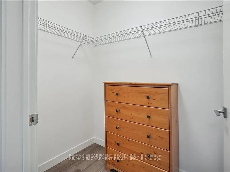 479 Charlton Avenue E, #204