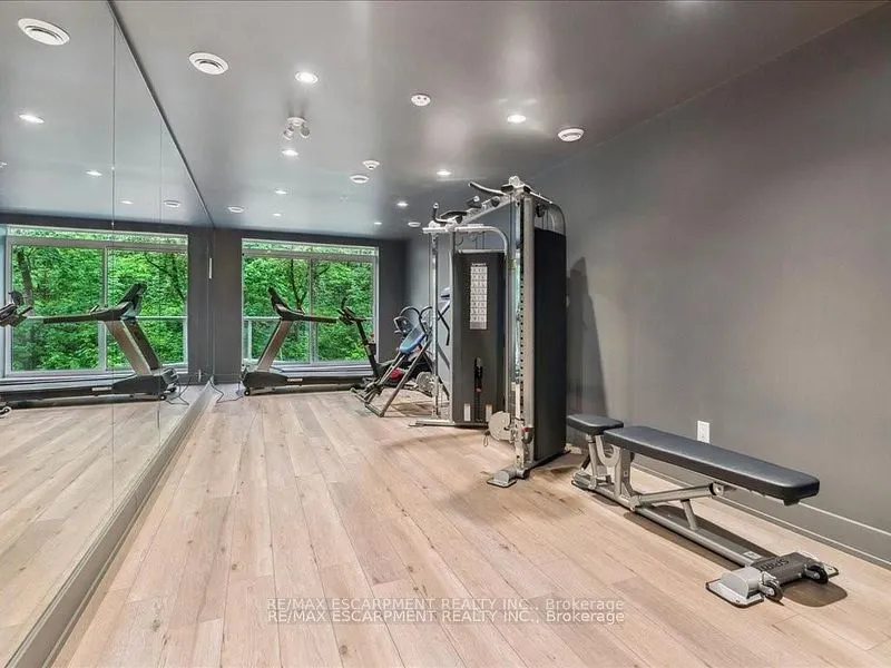 479 Charlton Avenue E, #204