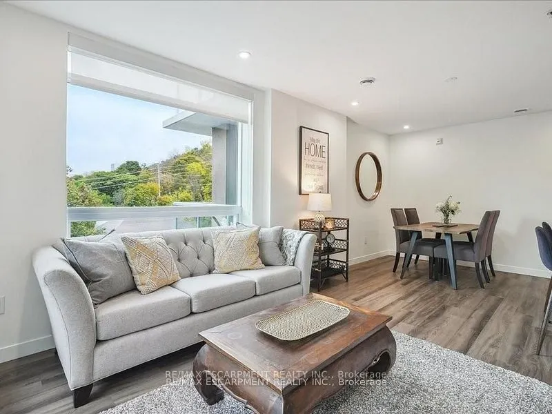 479 Charlton Avenue E, #204