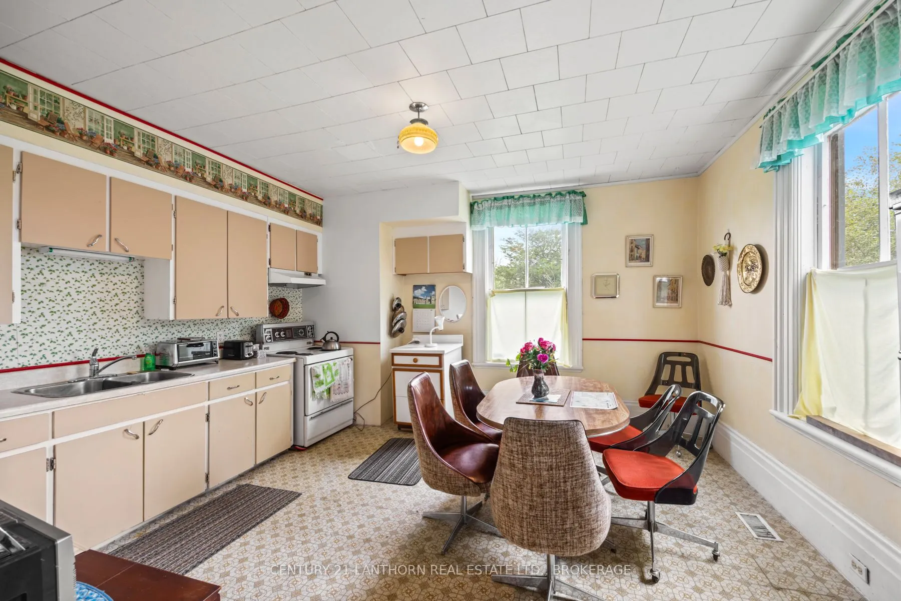 38 FITCHETT Road
