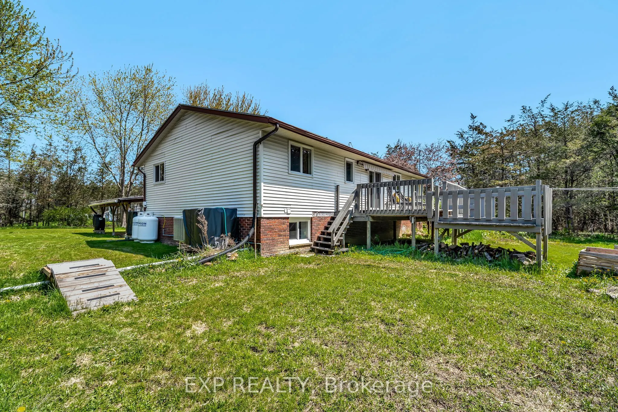 1207 County Rd 9 Road