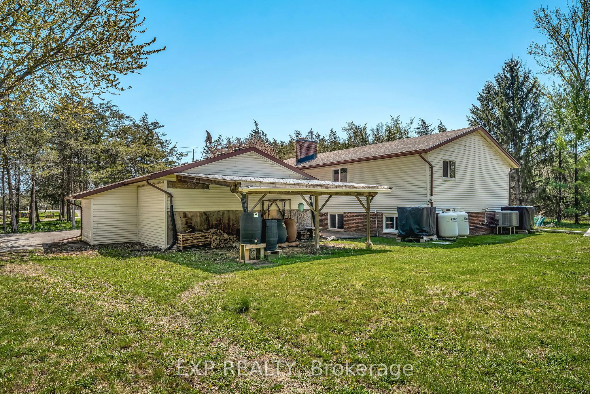 1207 County Rd 9 Road
