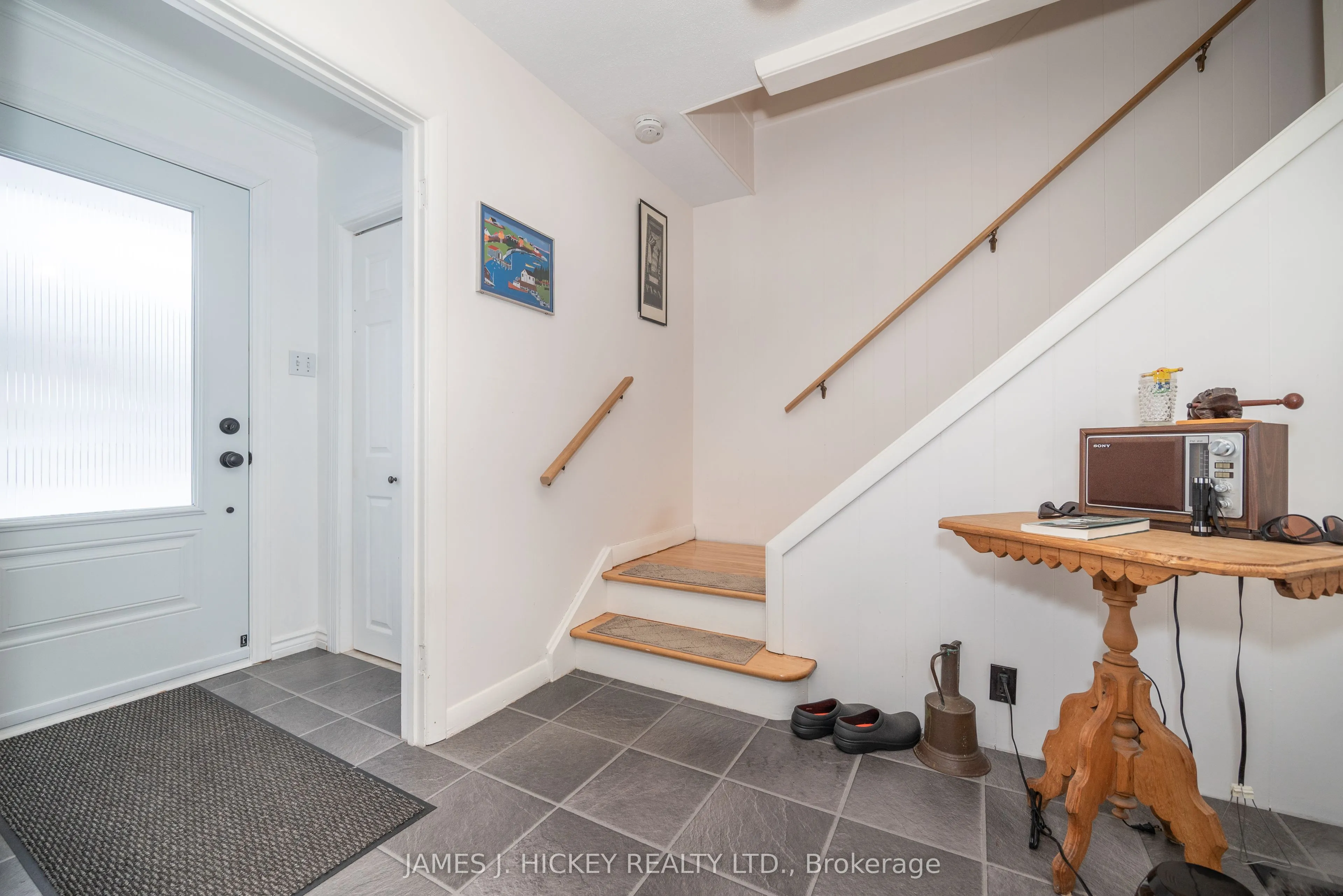 8 Tweedsmuir Place