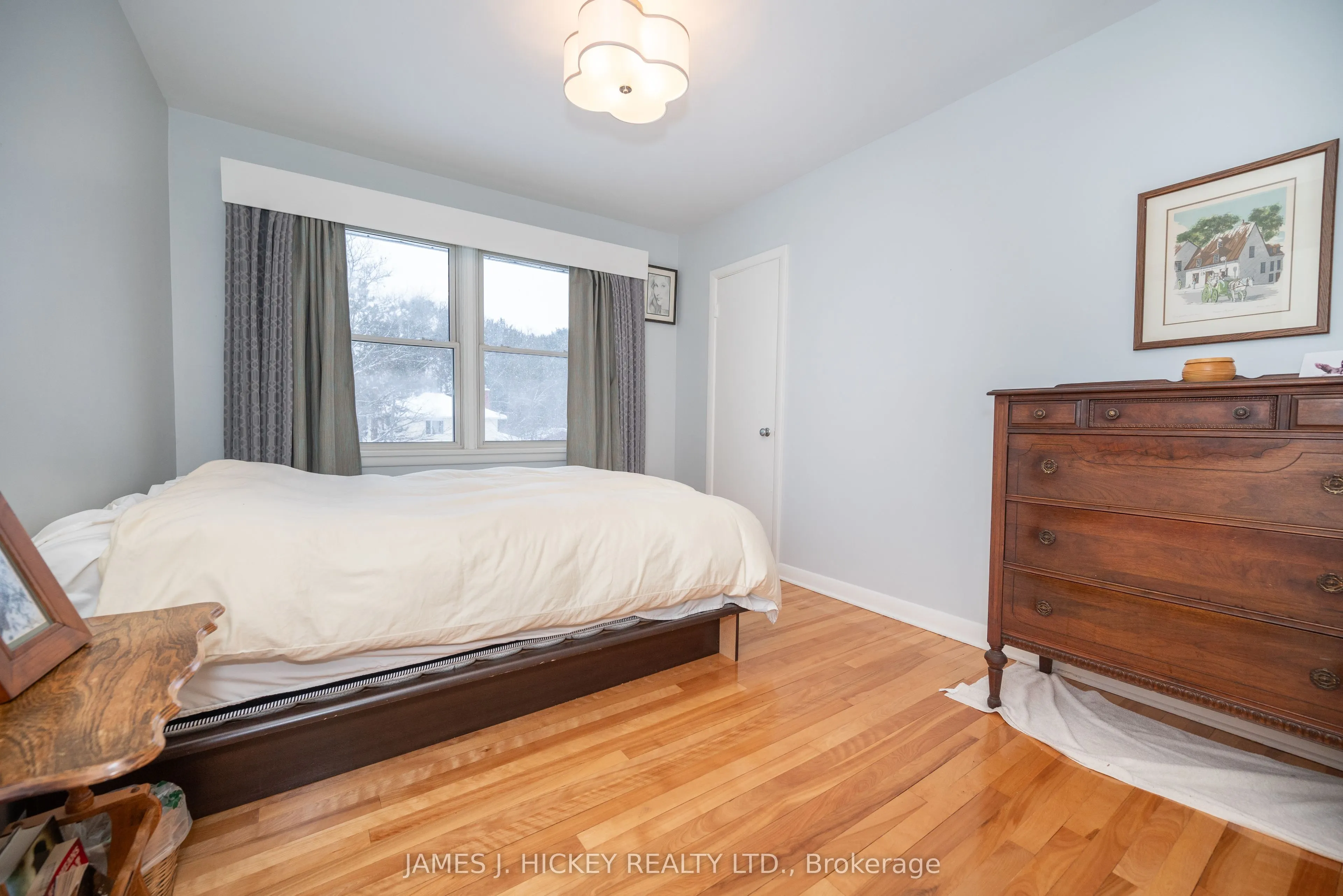 8 Tweedsmuir Place