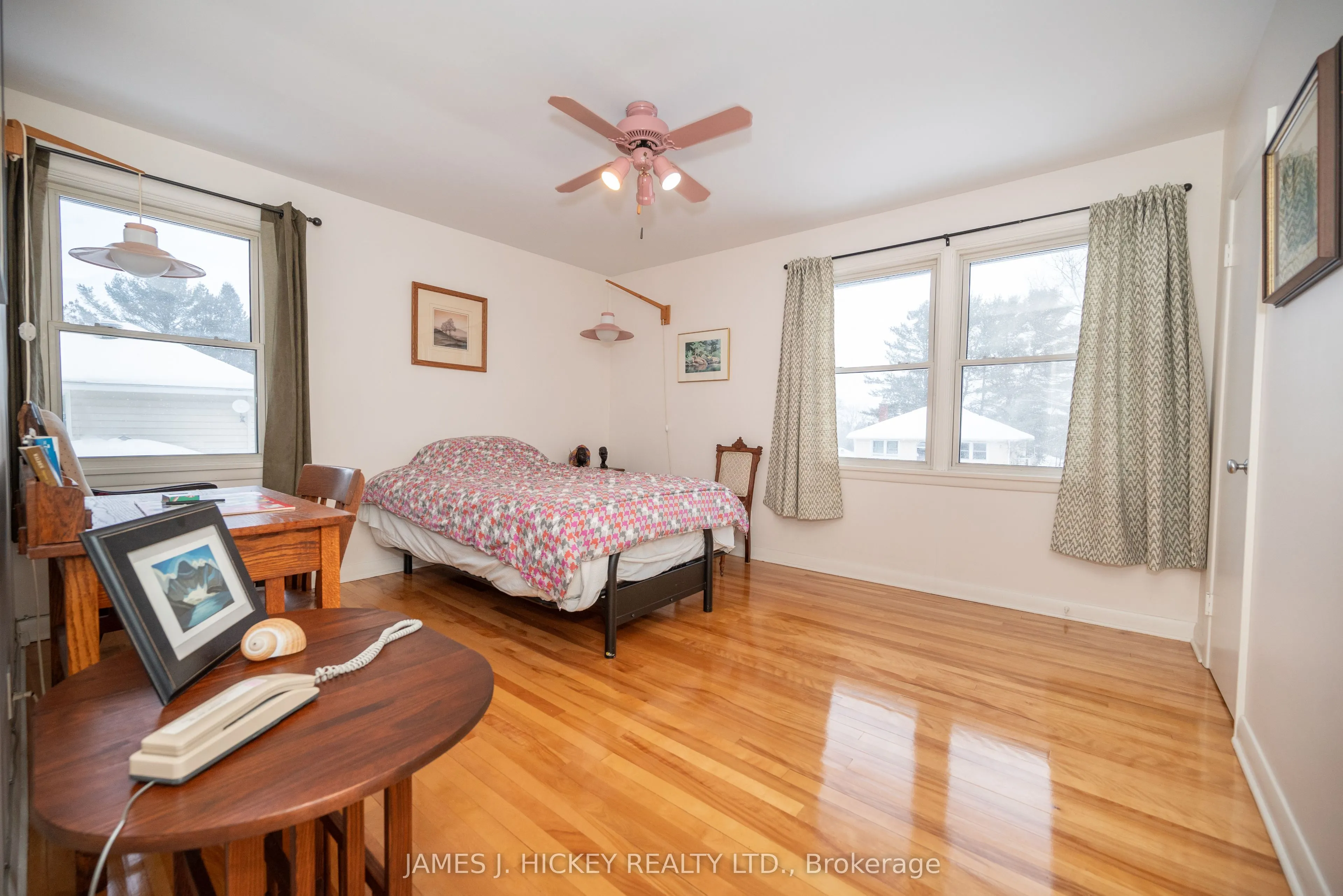8 Tweedsmuir Place
