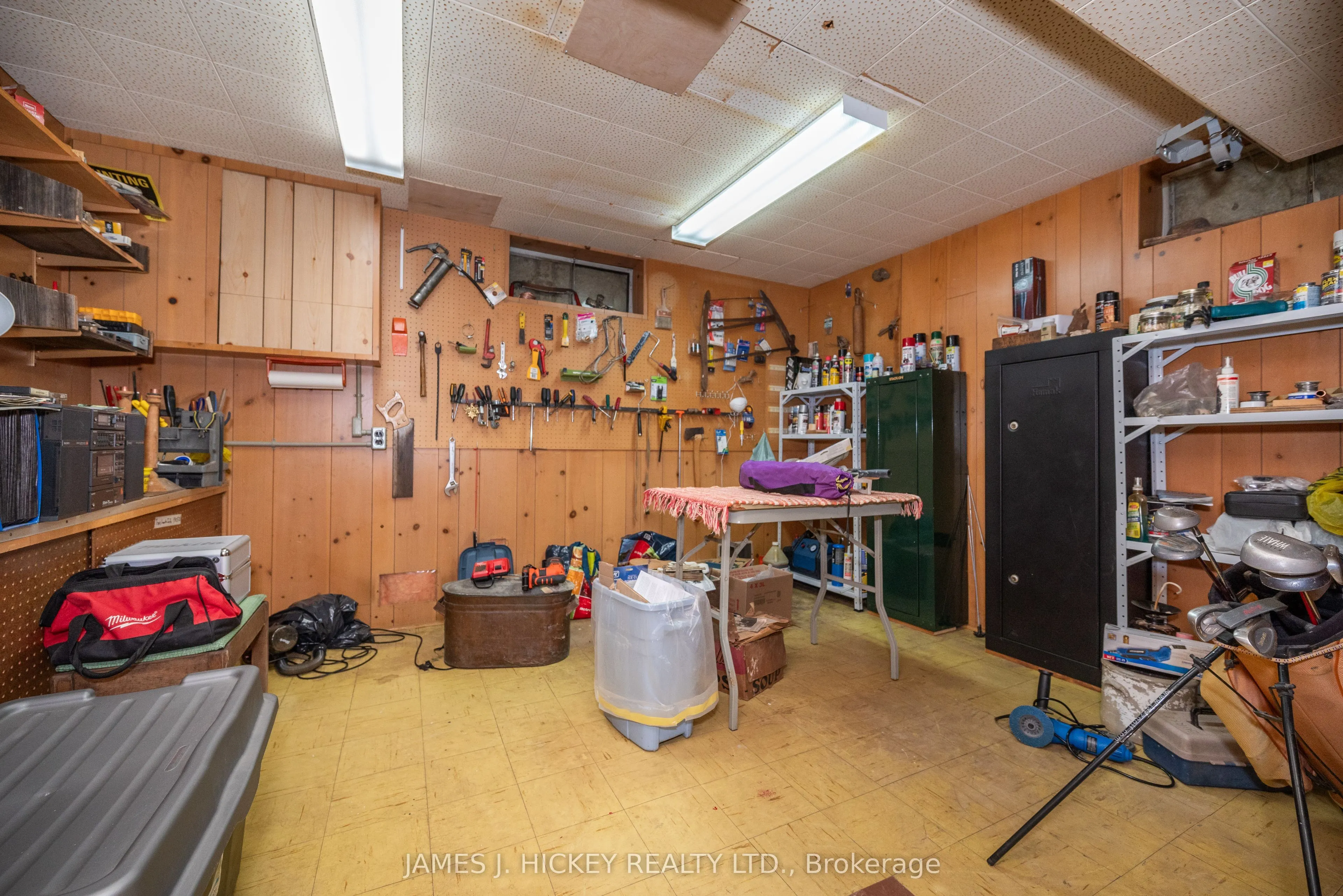 8 Tweedsmuir Place