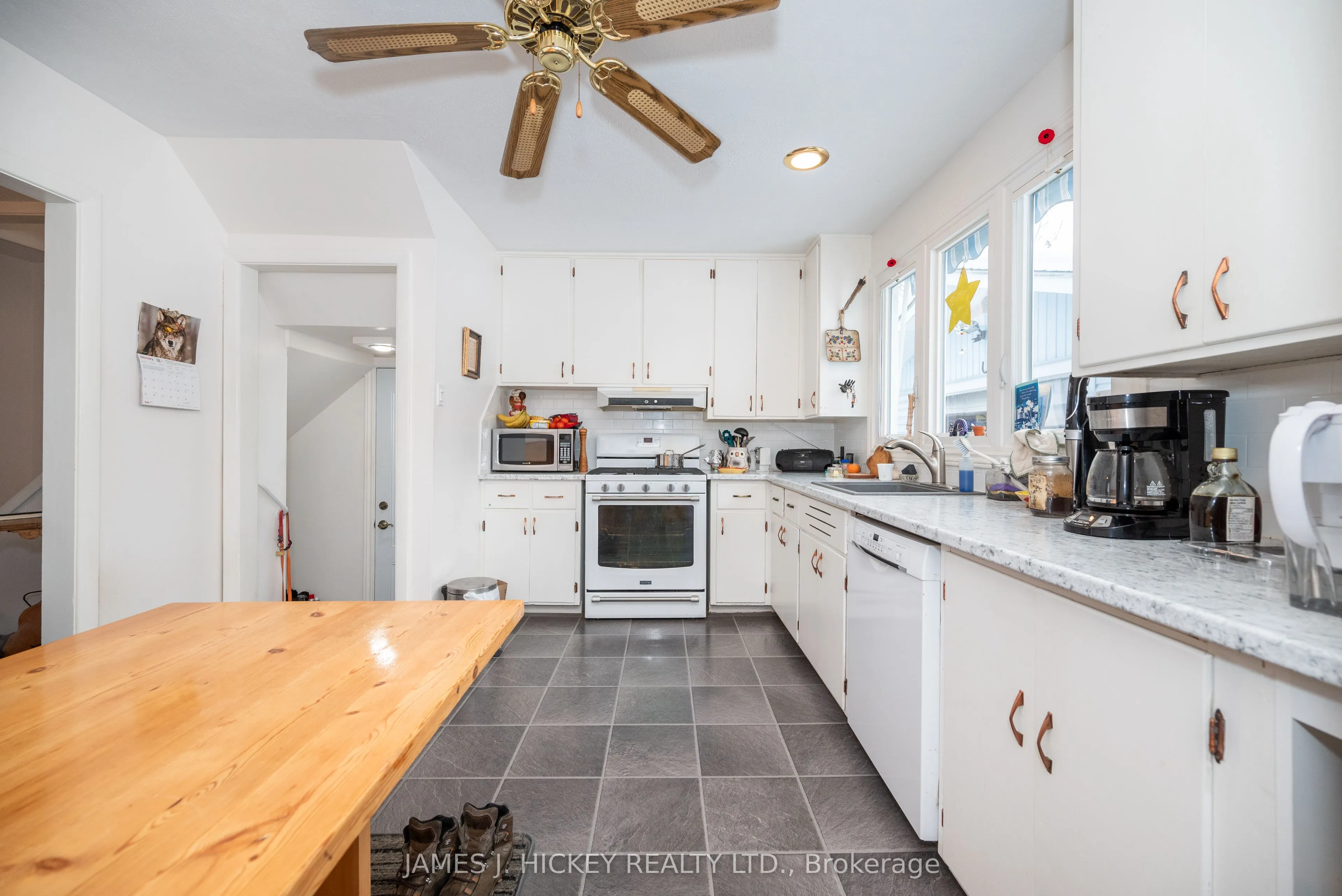 8 Tweedsmuir Place