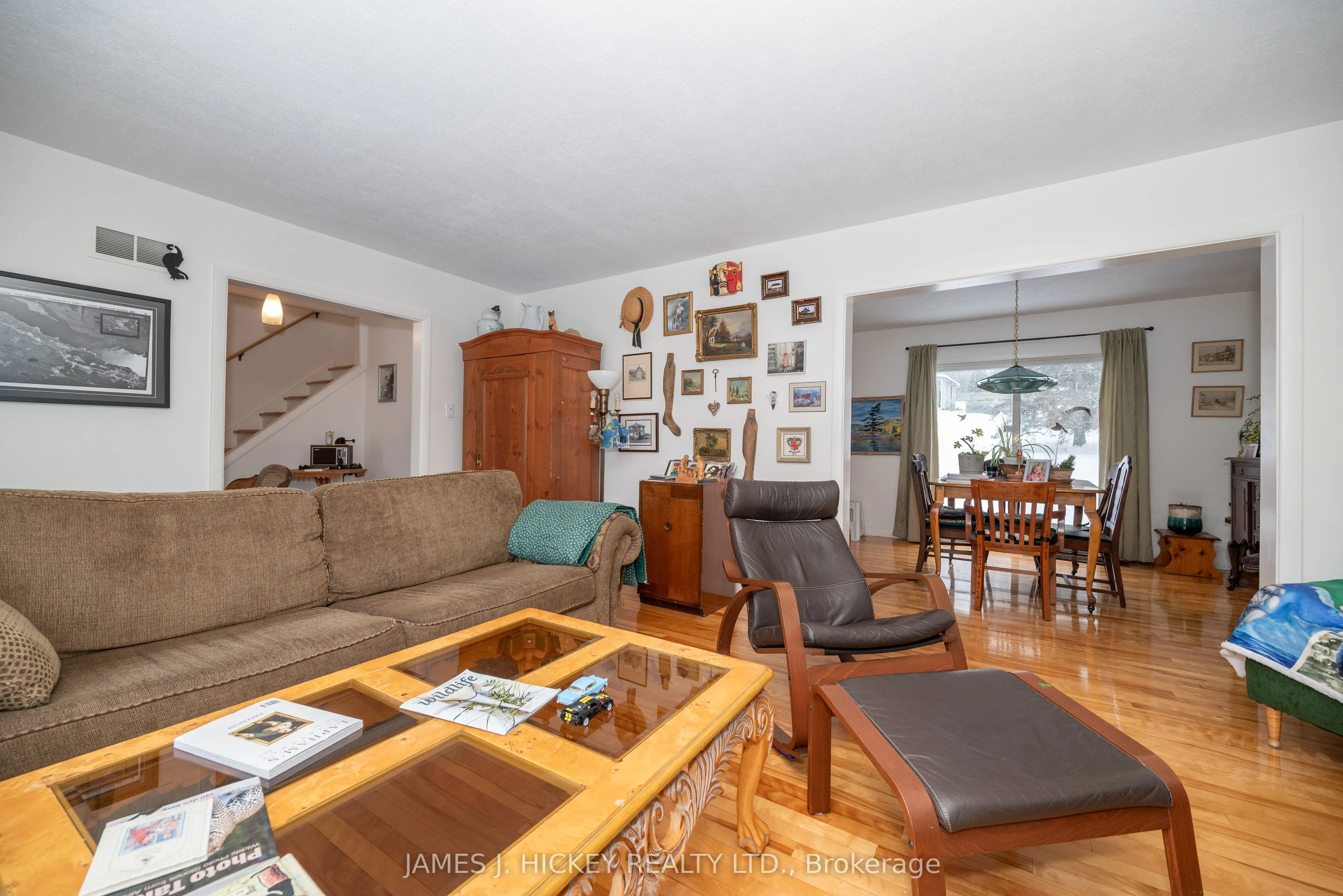 8 Tweedsmuir Place