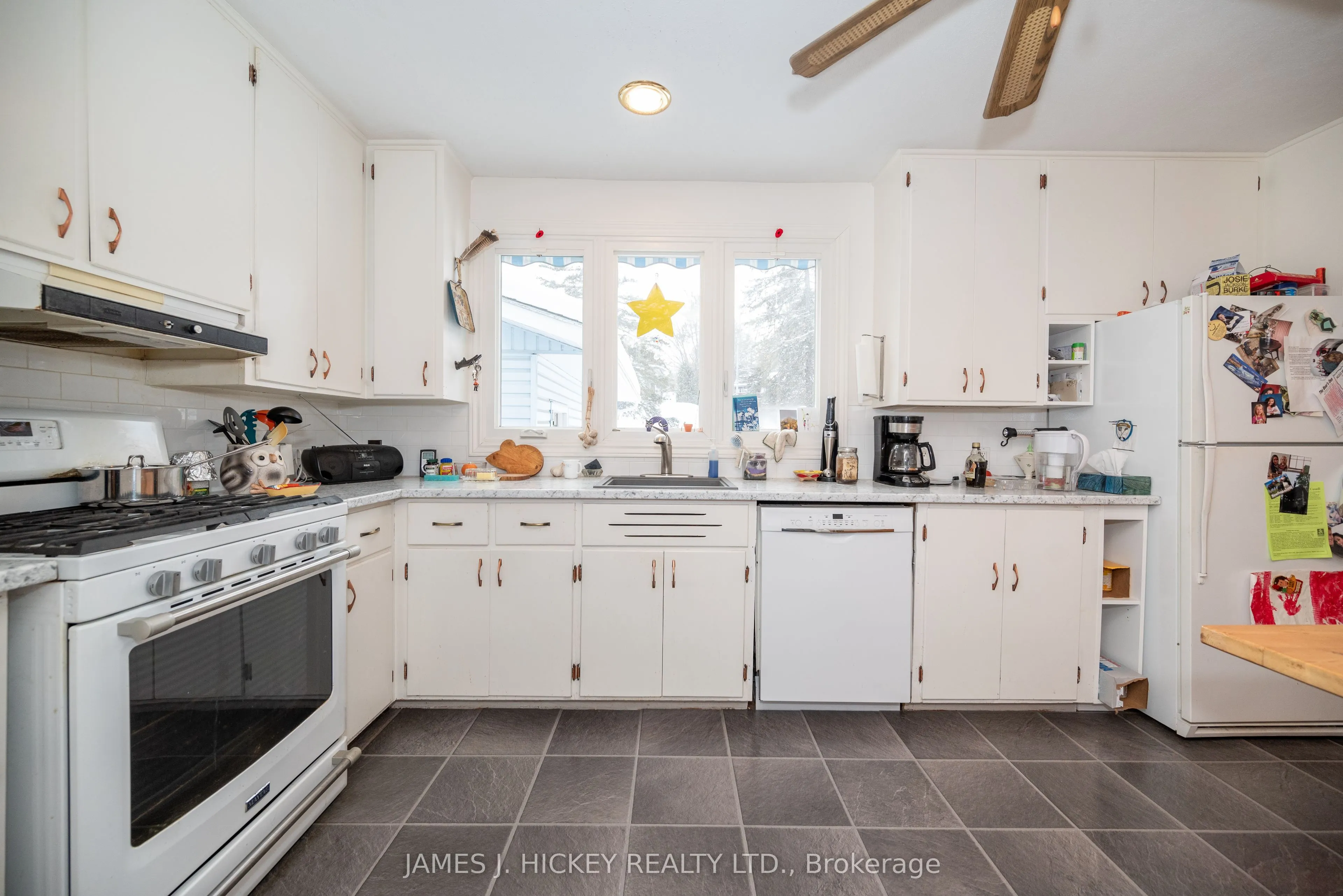 8 Tweedsmuir Place