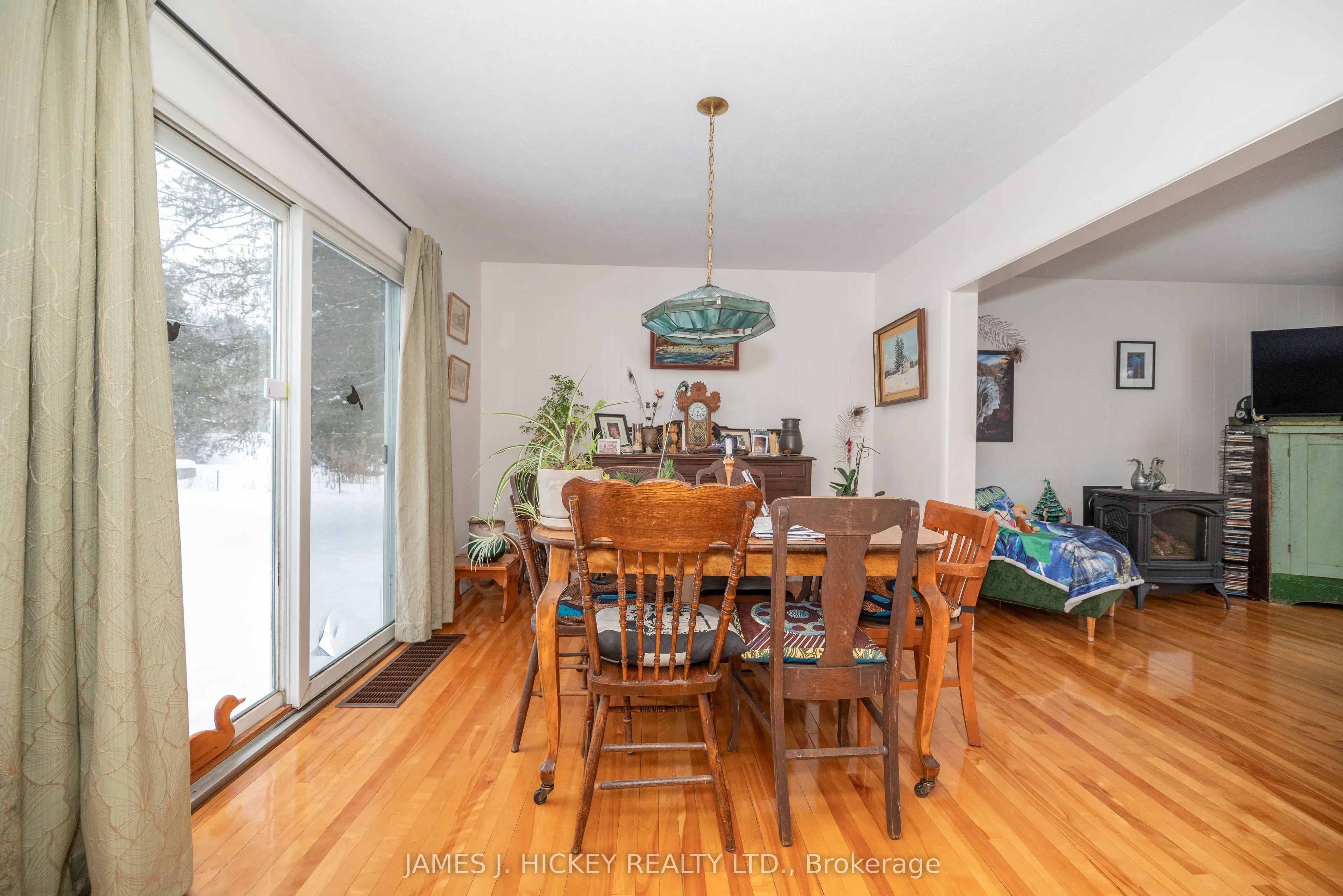 8 Tweedsmuir Place
