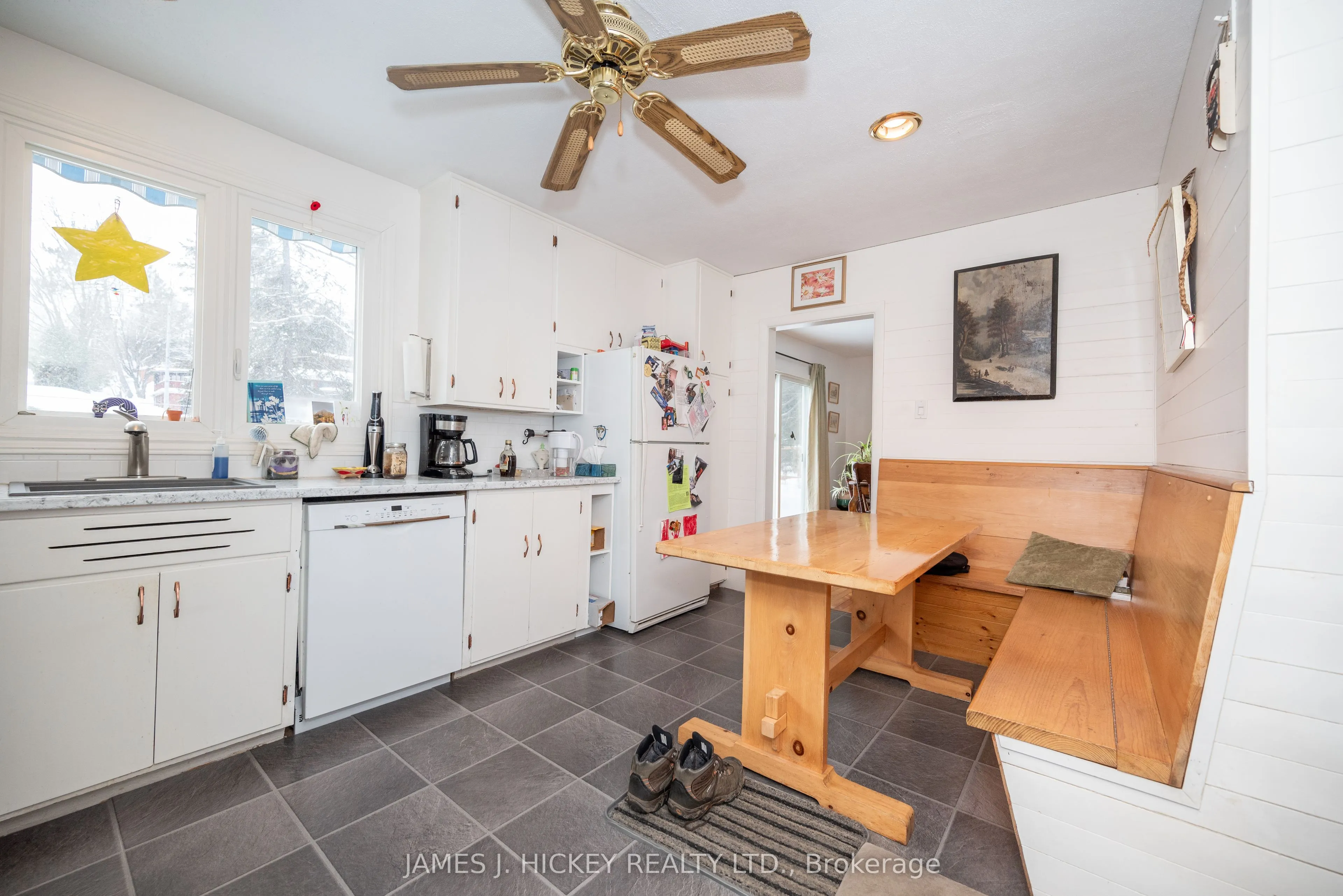 8 Tweedsmuir Place