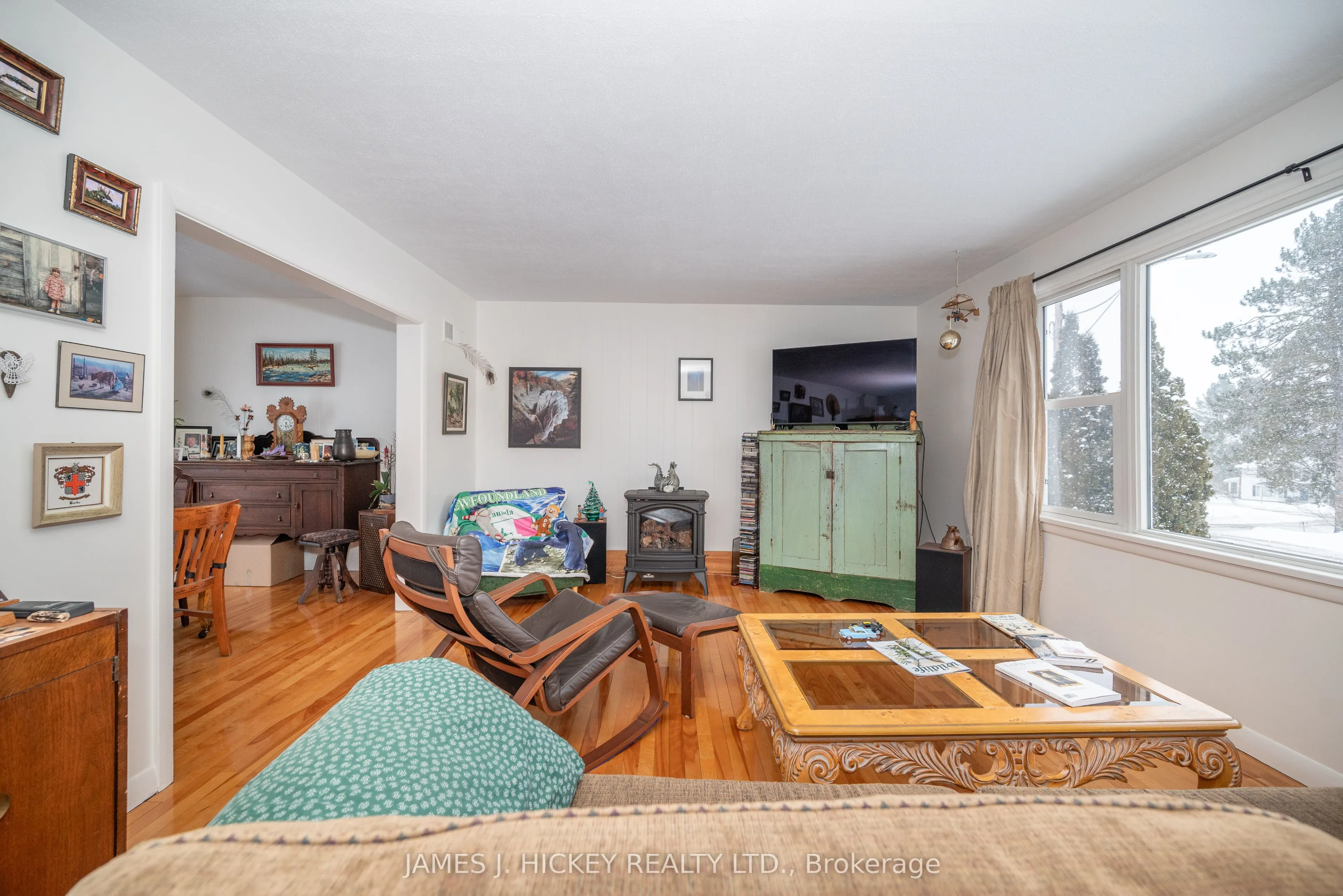 8 Tweedsmuir Place