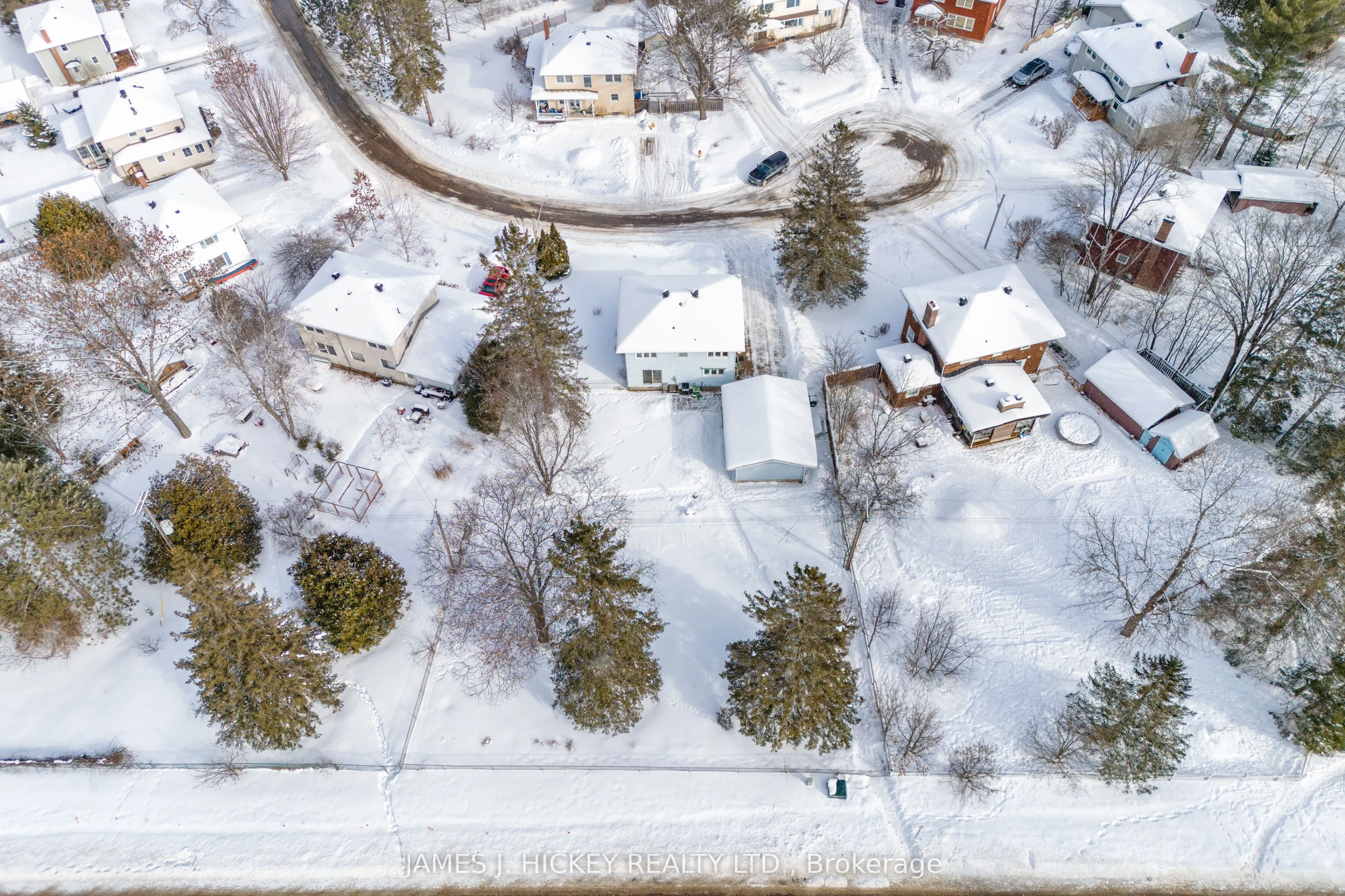 8 Tweedsmuir Place