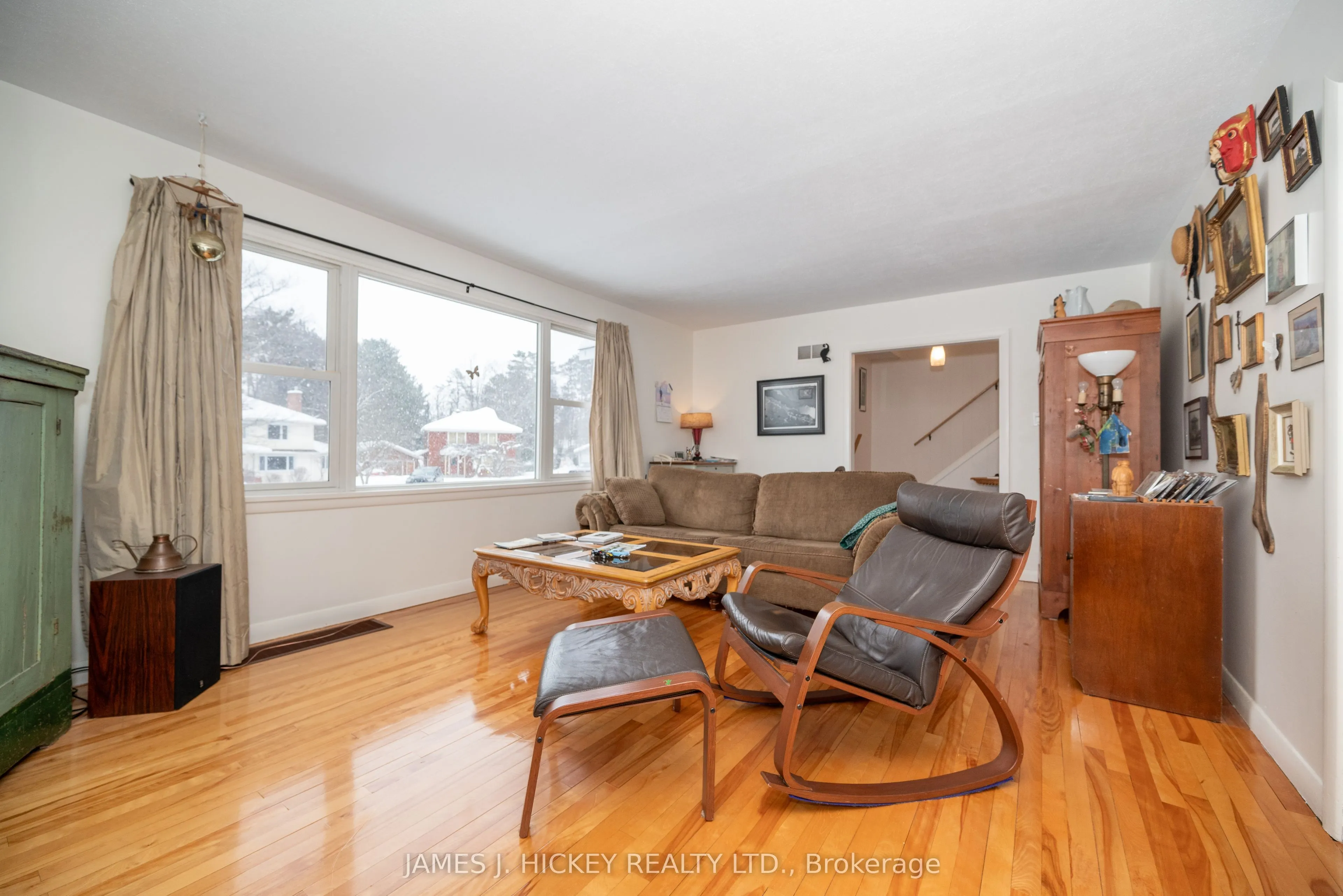 8 Tweedsmuir Place